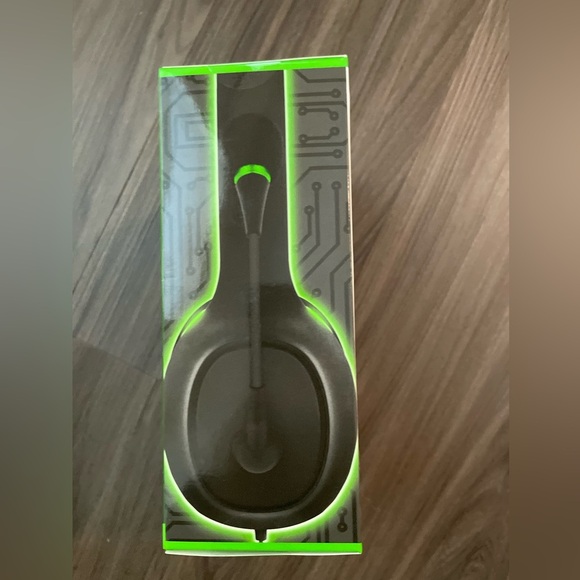 Sentry GX75 Light-Up Gaming Headset - Picture 3 of 6